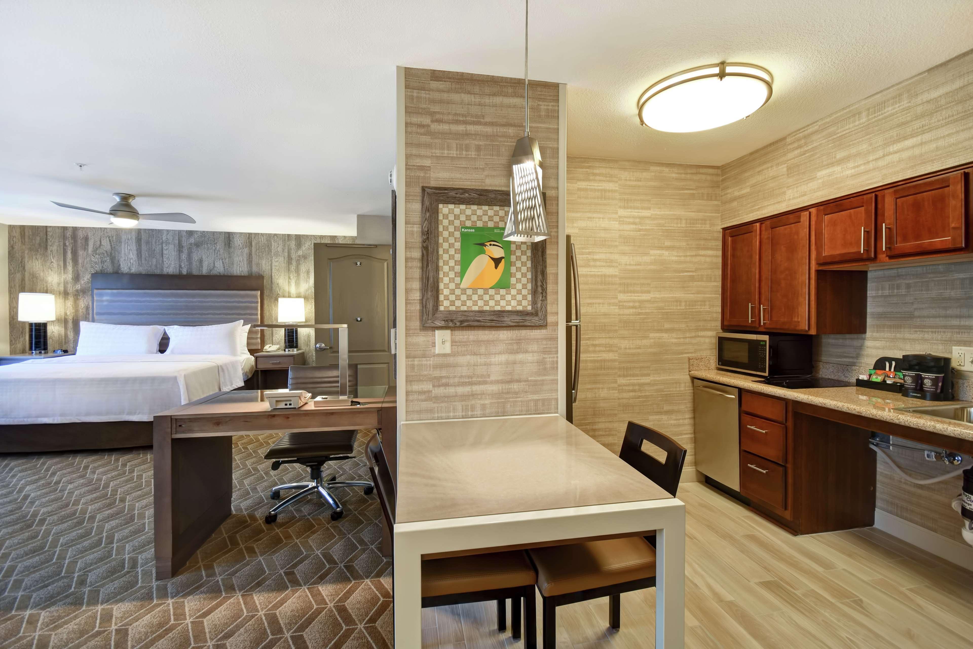Homewood Suites By Hilton At The Waterfront Wichita Dış mekan fotoğraf