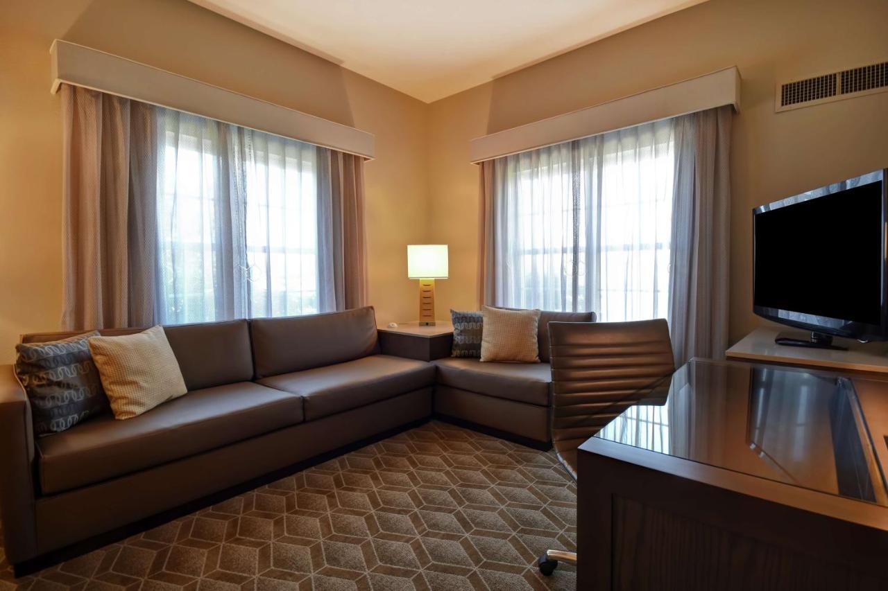 Homewood Suites By Hilton At The Waterfront Wichita Dış mekan fotoğraf